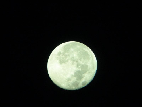 Księżyc 1 dzień po pełni! #Ksieżyc #wakacje
