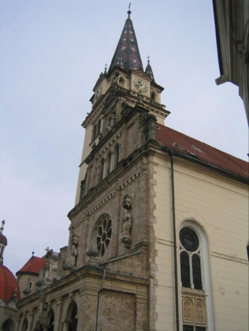 Marija Bistrica - na kościelnym dziedzińcu