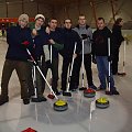 Drużyna curlingu. My po lewej tzw "Lacze" :D a trójka po prawej to "Di Aders". Wygraliśmy 5:4. Guzik (środek pola) zajęty przez kamień żółty był moim dziełem :D:D:D:D:D:D:D