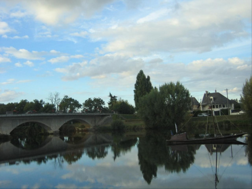 taki fajny mostek na rzece niedalego Tours - Paryż - wrzesień 2005 #Paris #Paryż #WieżaEiffla #Wersal #Luwr #SaintMalo #Chambord #Ambois #Chartres #Tours #PolaElizejskie #LeonadroDaVinci