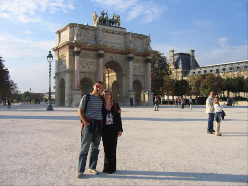 Łuk triumfalny przed Luwrem - Paryż - wrzesień 2005 #Paris #Paryż #WieżaEiffla #Wersal #Luwr #SaintMalo #Chambord #Ambois #Chartres #Tours #PolaElizejskie #LeonadroDaVinci