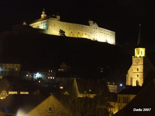 Oświetlone stare miasto w Kulmbach