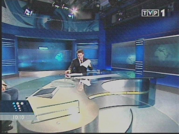 Specjalne wydanie "Wiadomości" TVP 7 stycznia 2007 roku - abp Stanisław Wielgus rezygnuje z urzędu metropolity warszawskiego, ingres zatrzymany. Prowadzi Marcin Leśkiewicz. www.TVPmaniak.pl