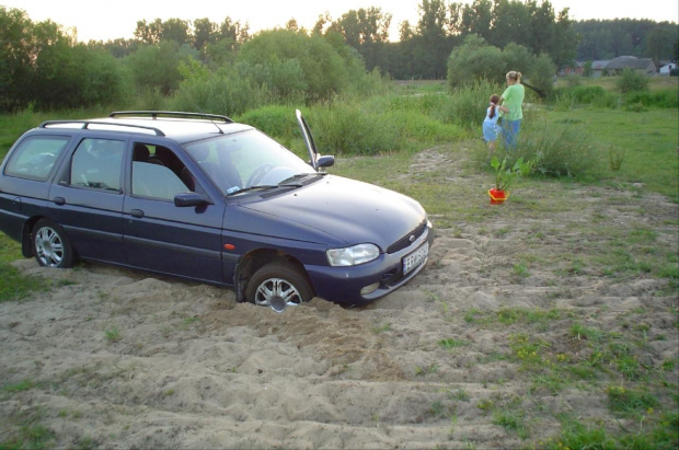 wypad nad rzekę - można się czasami nieźle wkopać - lato 2006r
fot. Seed