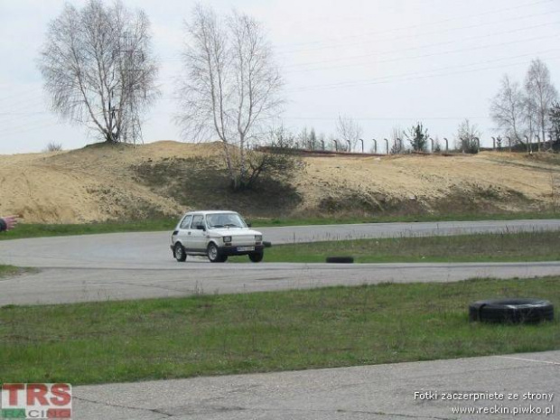 Zorganizowany przez TRS Racing wyścig na torze kartingowym Wyrazów pod Częstochową