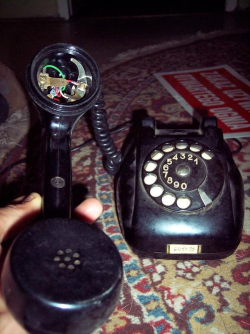 głuchy Telefon..
to ze starości :)