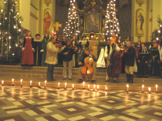 Koncert kolęd i pastorałek Capella Nicopolensis oraz Wałasi i Lasoniowie