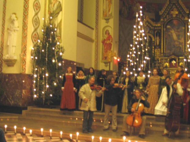 Koncert kolęd i pastorałek Capella Nicopolensis oraz Wałasi i Lasoniowie