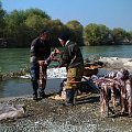 Isfahan, plukanie recznie 'drukowanych' tkanin bawelnianych w rzece Zayandeh #Iran #Persja