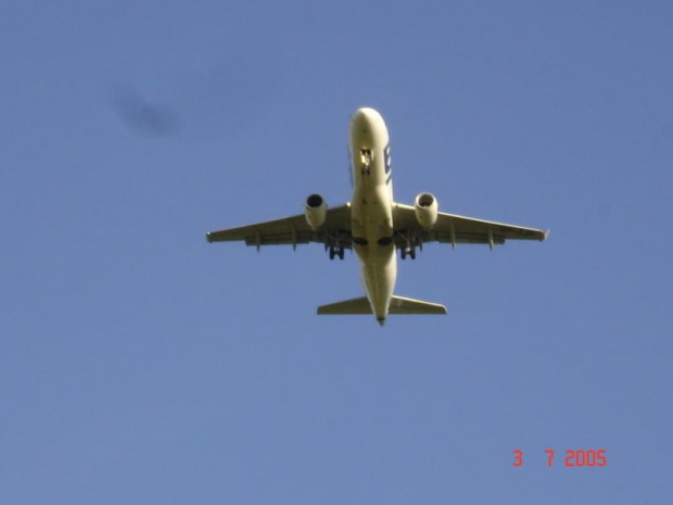 Zdjęcia samolotów lecacych na Okęcie. #samoloty