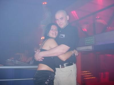 u braciszka widac na fotce w clubie yorker club 01,2007 z Karolinką:):)