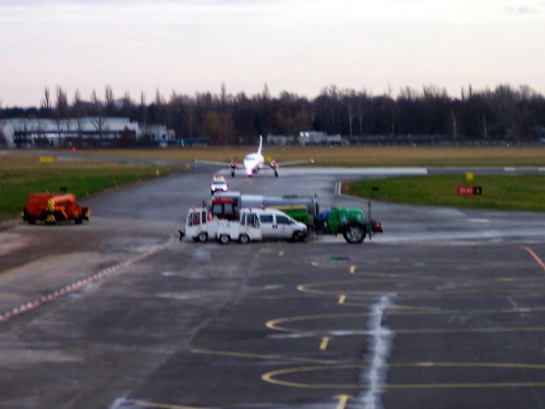 Przywiózł pasażerów z Warszawy #Jetstream #LOT #JetAir #samolot #EPLL #LCJ #Lublinek