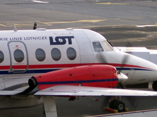 A tymczasem mały Jetstream 32 zapala silniki #EPLL #LCJ #Lublinek #Jetstream #LOT #JetAir #samolot