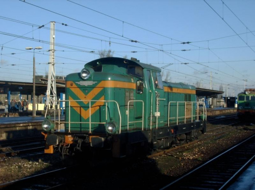 "Stonka" SM42-733 odpoczywa na stacji Warszawa Wschodnia.