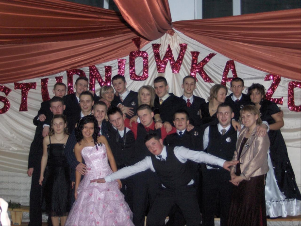 Studniówka w obiektywie Izabeli Kurek
Sobieszyn-Brzozowa 27.01.2007 #Studniówka #Sobieszyn #Brzozowa