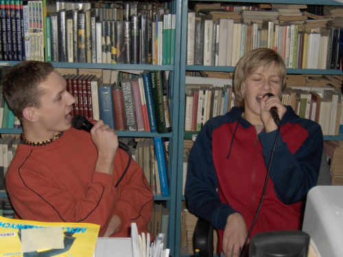 30 stycznia 2007 r. odbył się w bibliotece "II wieczór karaoke". Szkoda, że nie mogliście tego posłuchać!!!! #Sobieszyn #Biblioteka #Karaoke #Brzozowa #ŁukaszPałys #EwelinaNowaczyk