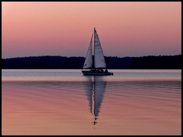 Wspomnienie letniego wieczoru na Jezioraku #Jeziorak #jacht #jezioro #ZachódSłońca
