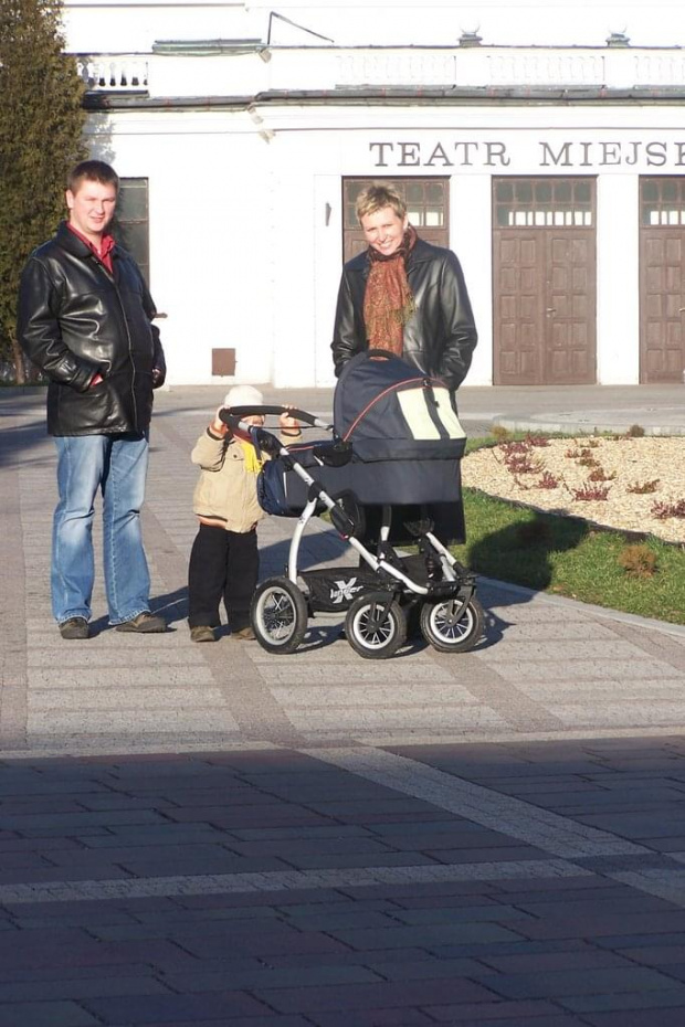 przymiarka do rodziny z wózkiem wyszła znakomicie... przynajmniej na zdjęciu