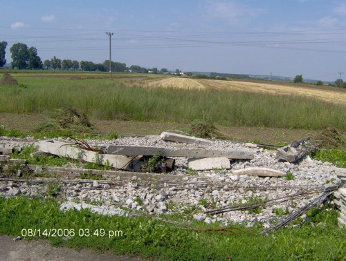 17_09_2006 Rwanie chwastów , razbijanie słupów