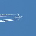 Lecący ze wschodu na zachód Boeing 747-400 Cathay Pacific.